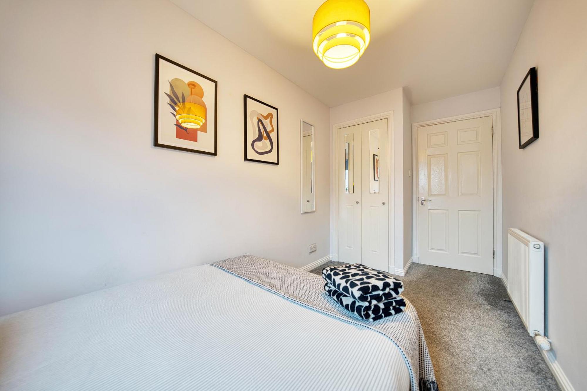 Modern 2 Bed Flat With Free Parking Lejlighed Glasgow Eksteriør billede