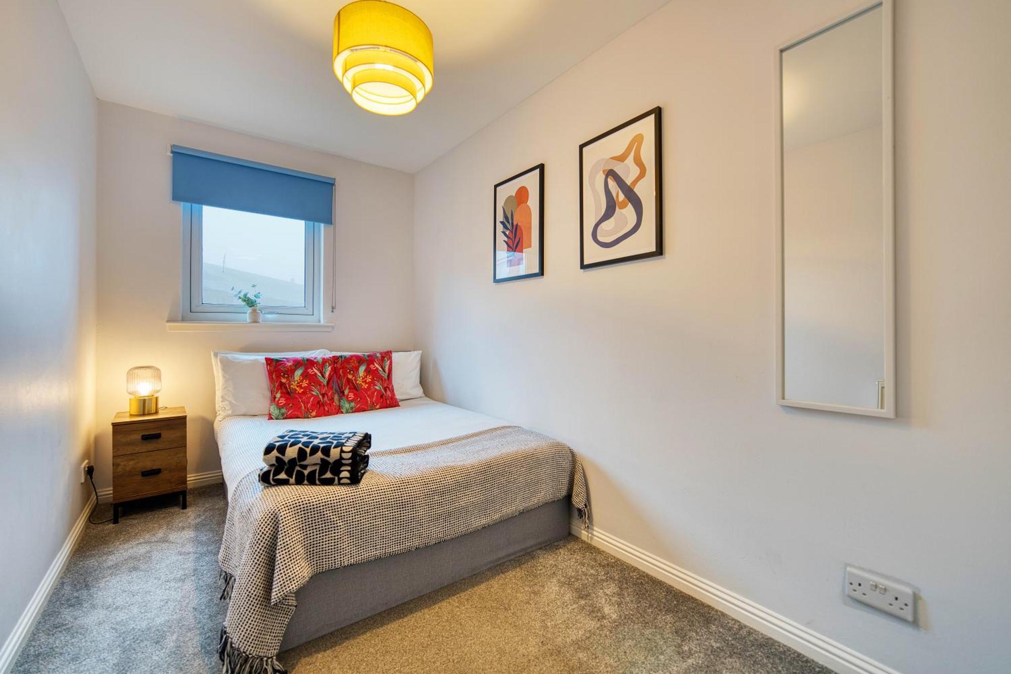 Modern 2 Bed Flat With Free Parking Lejlighed Glasgow Eksteriør billede