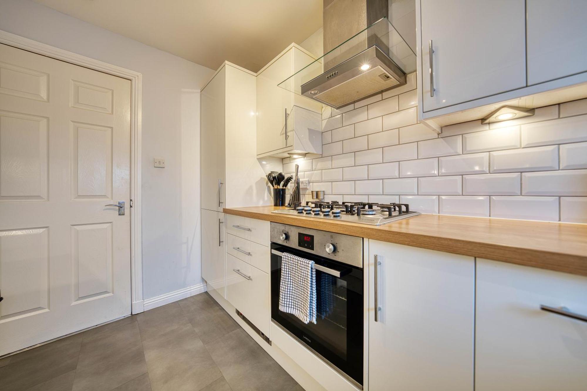 Modern 2 Bed Flat With Free Parking Lejlighed Glasgow Eksteriør billede