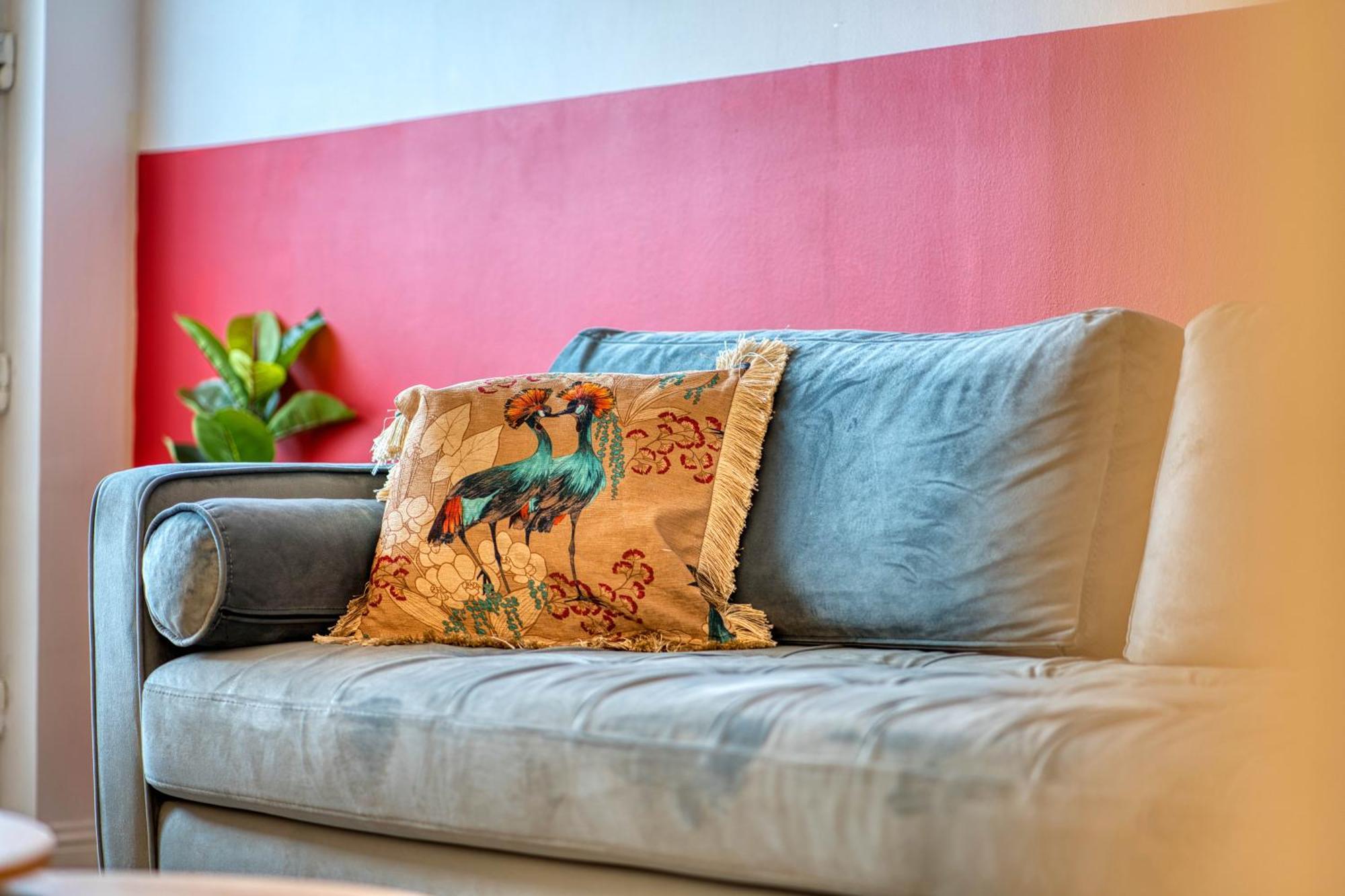 Modern 2 Bed Flat With Free Parking Lejlighed Glasgow Eksteriør billede