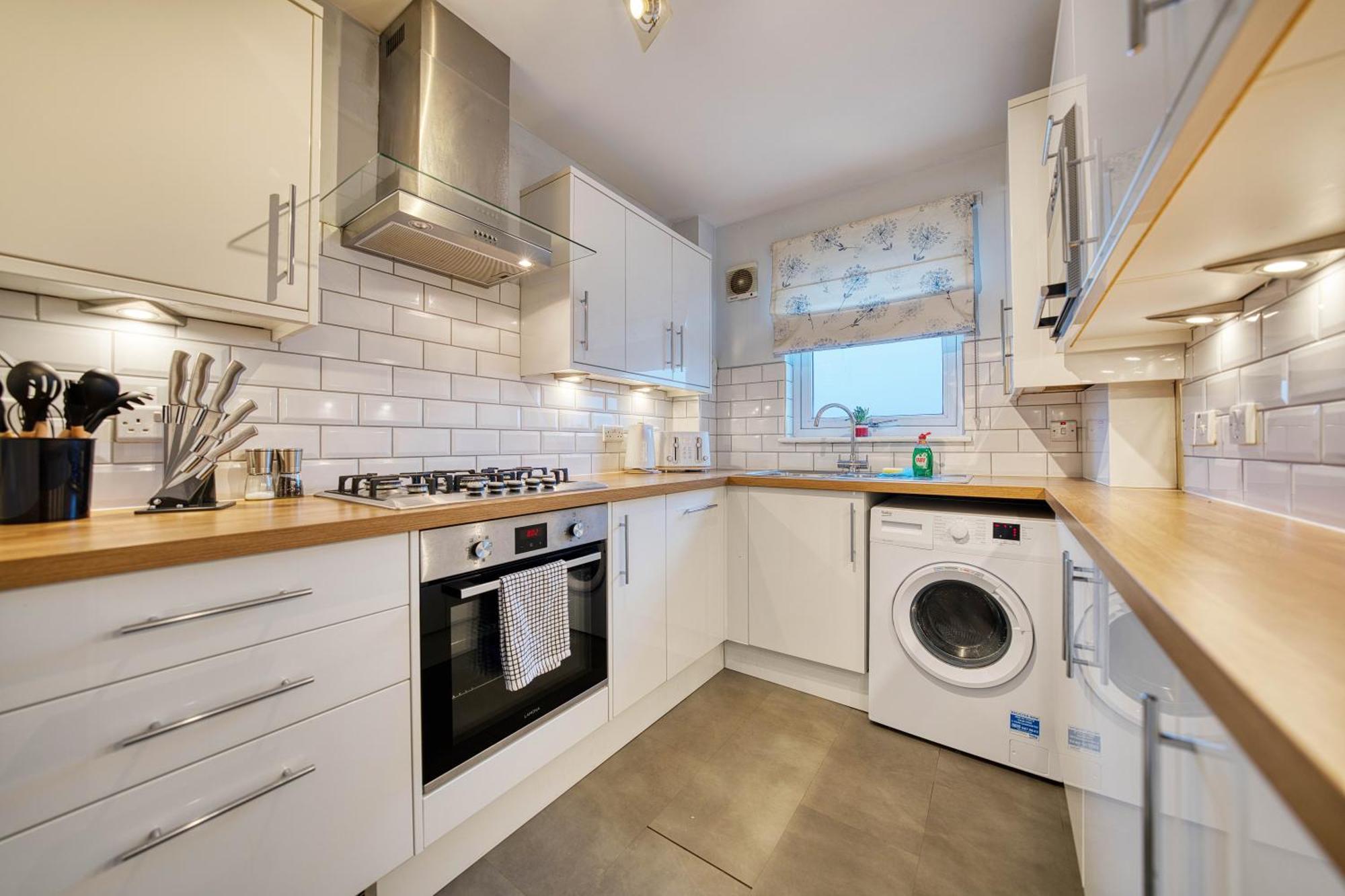 Modern 2 Bed Flat With Free Parking Lejlighed Glasgow Eksteriør billede
