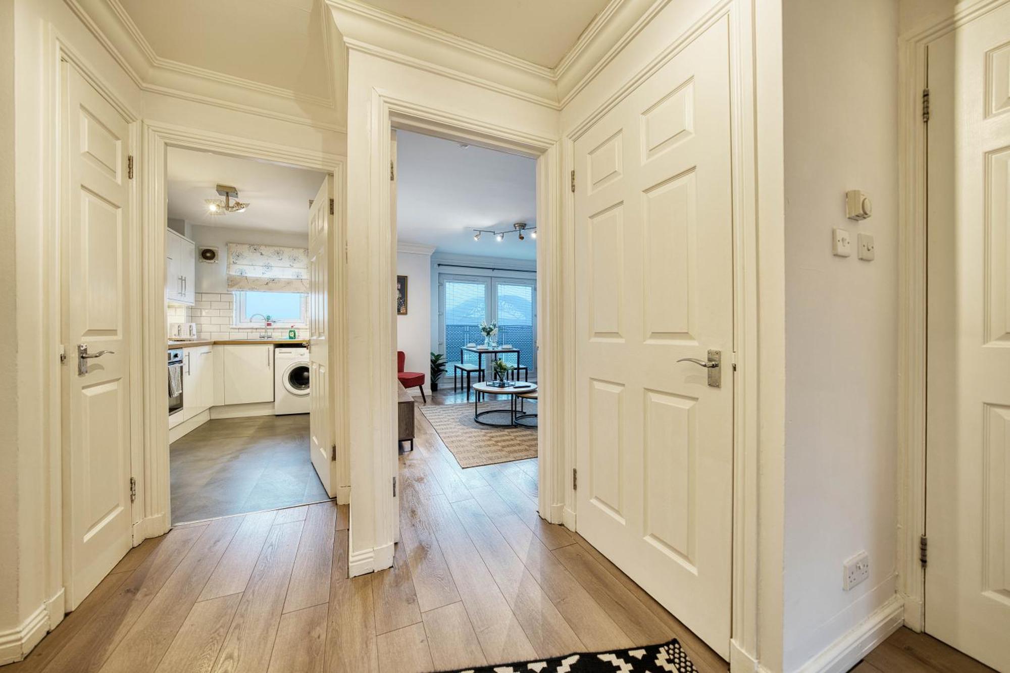 Modern 2 Bed Flat With Free Parking Lejlighed Glasgow Eksteriør billede
